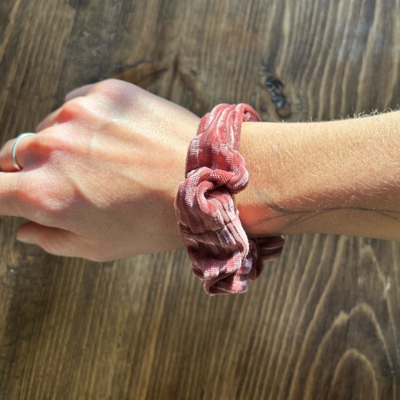 Scrunchie Collection - Picture 7 of 7